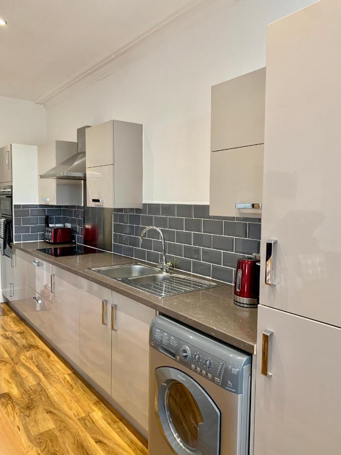 Lytham St Annes, A Spacious, High End, One Bedroomed Apartment 5 Buitenkant foto